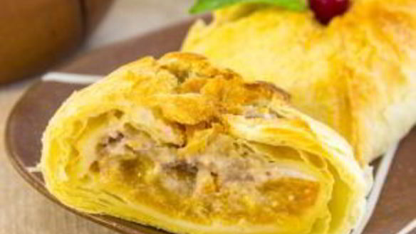 ШАГ 9. конвертики из слоеного теста с фаршированными абрикосами