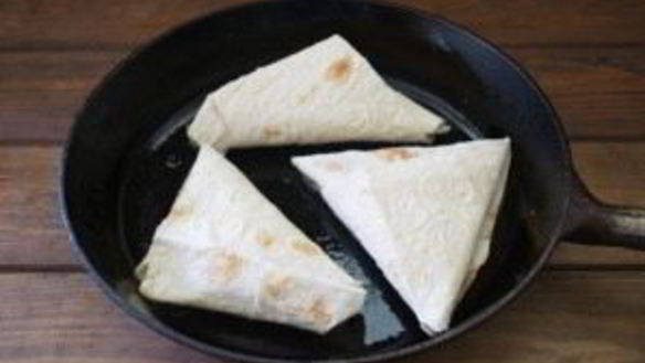 ШАГ 6. конвертики с сыром и зеленью