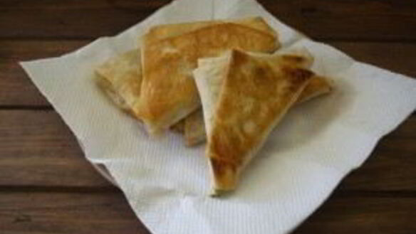 ШАГ 7. конвертики с сыром и зеленью