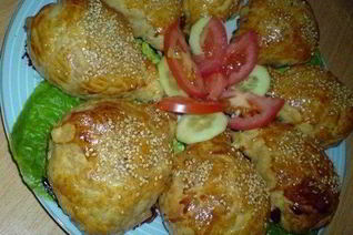 Куриные ножки в слоеном конвертике