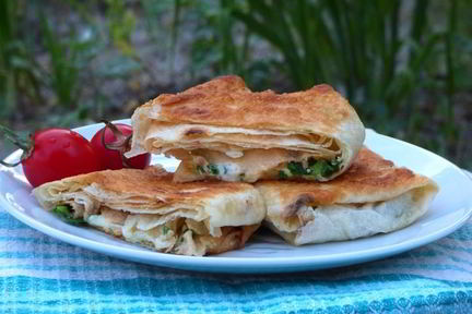 Лаваш с сыром и зеленью