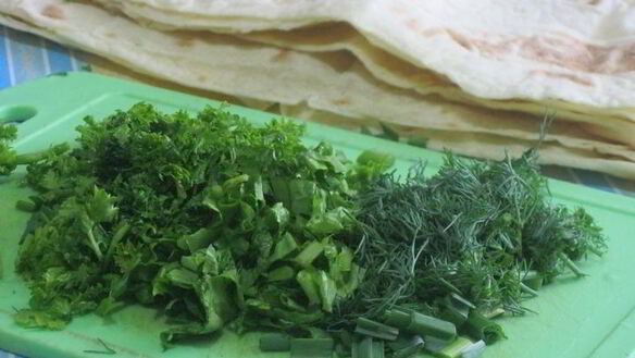 ШАГ 2. лаваш с сыром и зеленью