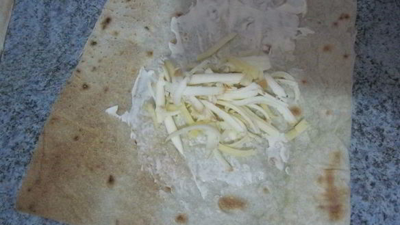 ШАГ 4. лаваш с сыром и зеленью