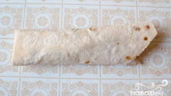 ШАГ 5. рулеты из лаваша с квашеной капустой и мясом