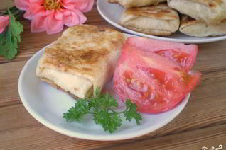 Жареный лаваш с начинкой