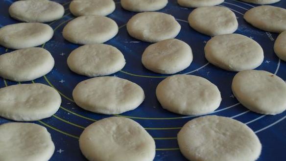 ШАГ 4. батбуты — марокканские лепешки