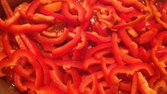 ШАГ 16. фасоль с овощами и мясом на пшеничной лепешке