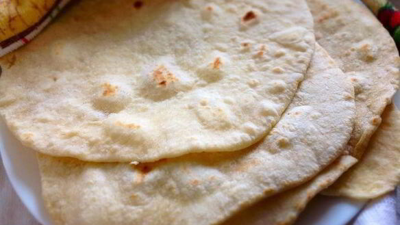 ШАГ 18. фасоль с овощами и мясом на пшеничной лепешке