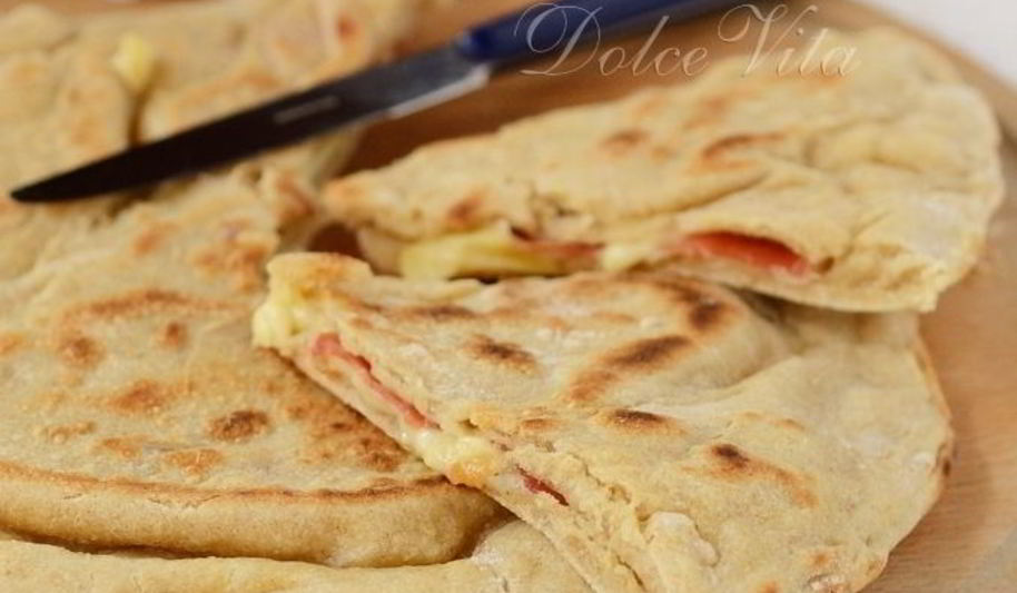 Рецепт фокачча на сковороде с любыми начинками