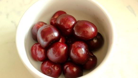 ШАГ 2. фокачча с черешней и сыром бри