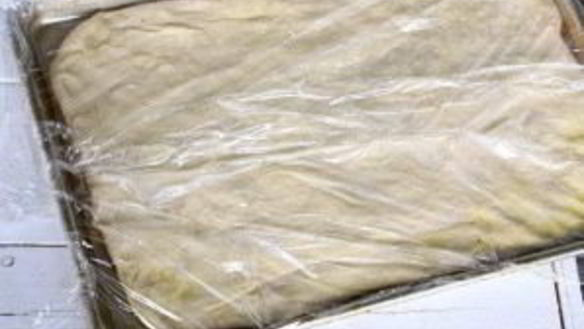 ШАГ 9. фокачча с маслинами и розмарином