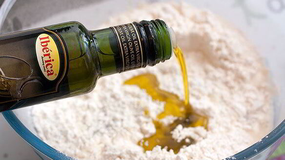 ШАГ 2. фокачча с оливковым маслом