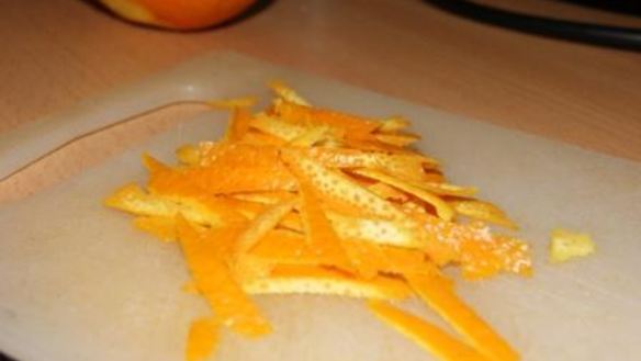 ШАГ 3. фокачча с помидорами черри и цедрой апельсина в мультиварке