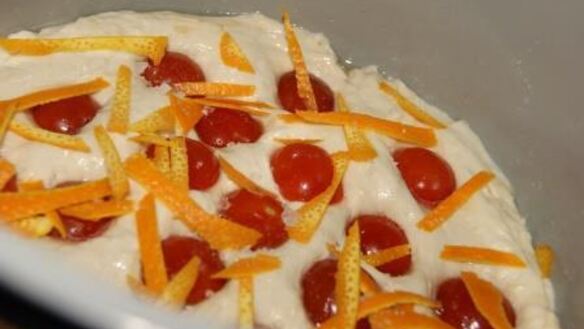 ШАГ 4. фокачча с помидорами черри и цедрой апельсина в мультиварке