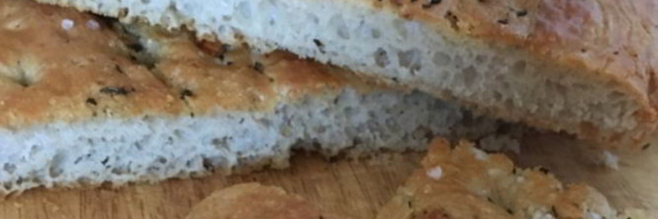 Фокачча тонкая с чесноком