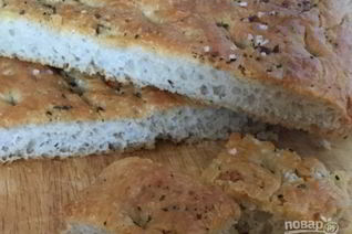 Фокачча тонкая с чесноком