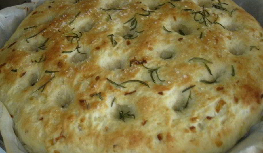 Рецепт картофельная фокачча с жареным луком