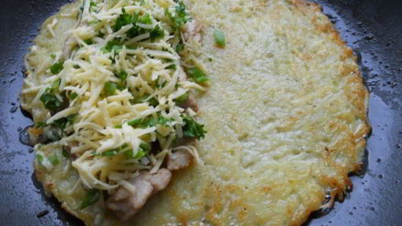 ШАГ 3. картофельные лепешки с курицей и сыром