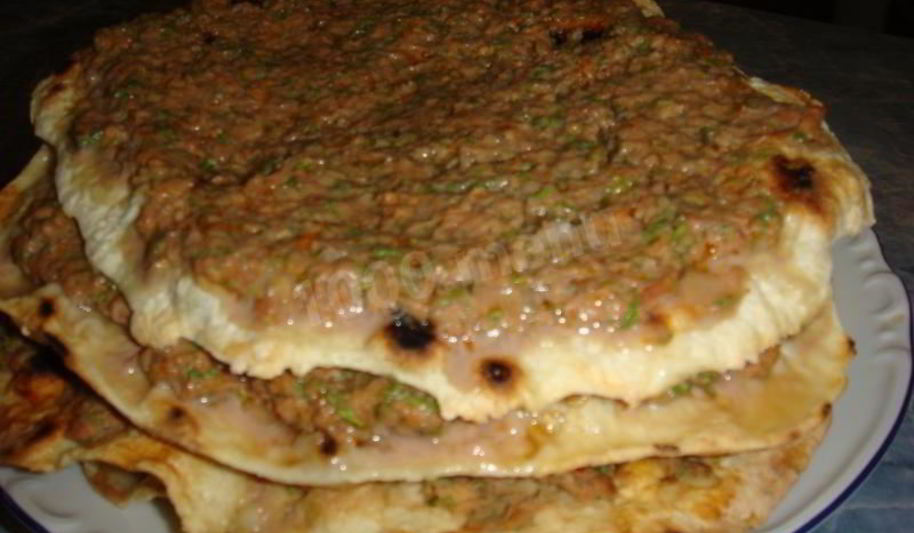 Рецепт лагмаджо — лепешки с мясом