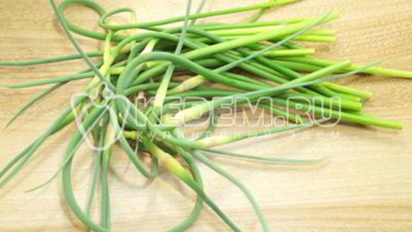 ШАГ 5. лепешка с чесночными стрелками сандра