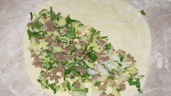 ШАГ 9. лепешки гезлеме с мясом и картошкой