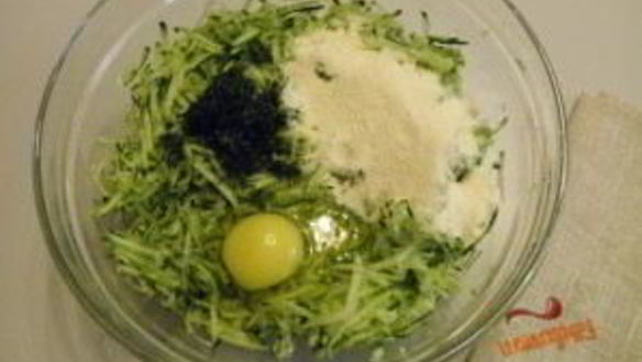 ШАГ 2. лепешки из кабачков