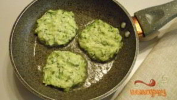 ШАГ 4. лепешки из кабачков