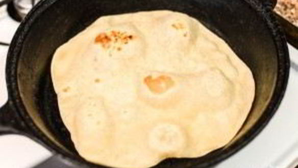 ШАГ 5. лепешки на сухой сковородке