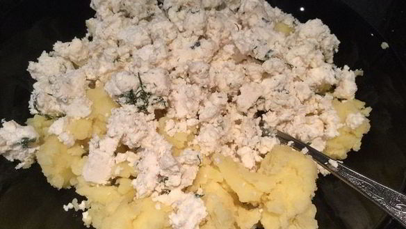 ШАГ 3. лепешки с картофелем и сыром