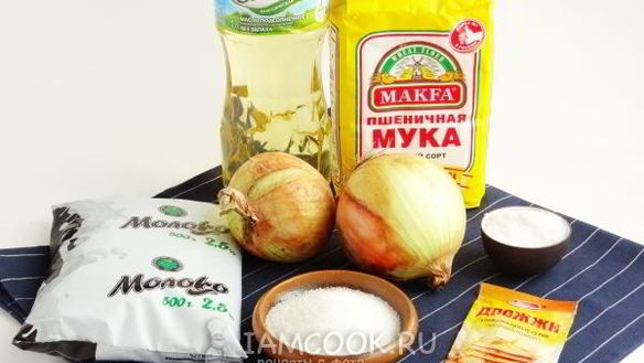 ШАГ 4. лепешки с луком на сковороде