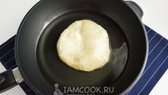 ШАГ 17. лепешки с луком на сковороде