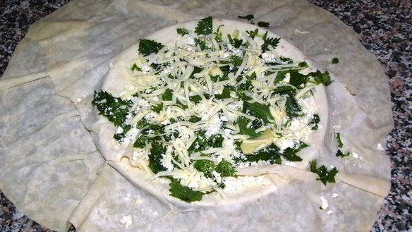 ШАГ 2. лепешки с начинкой к завтраку