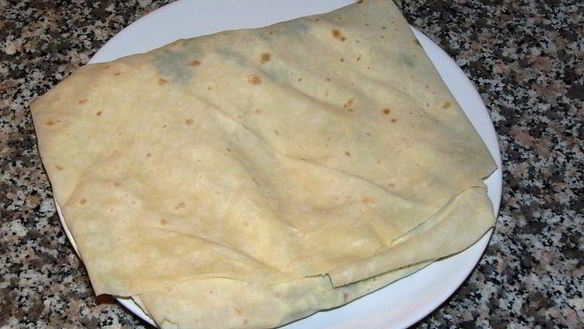 ШАГ 3. лепешки с начинкой к завтраку