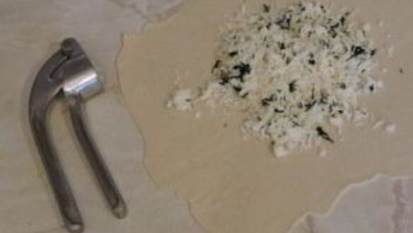 ШАГ 9. лепешки с сыром на кефире на сковороде