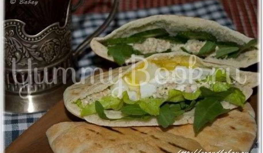 Рецепт пита с салатом из рукколы и горбуши