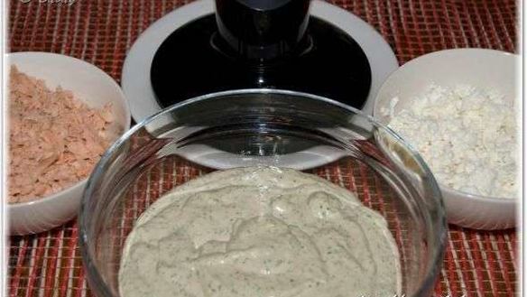 ШАГ 20. пита с салатом из рукколы и горбуши