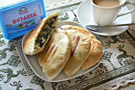 Пита с сыром и шпинатом