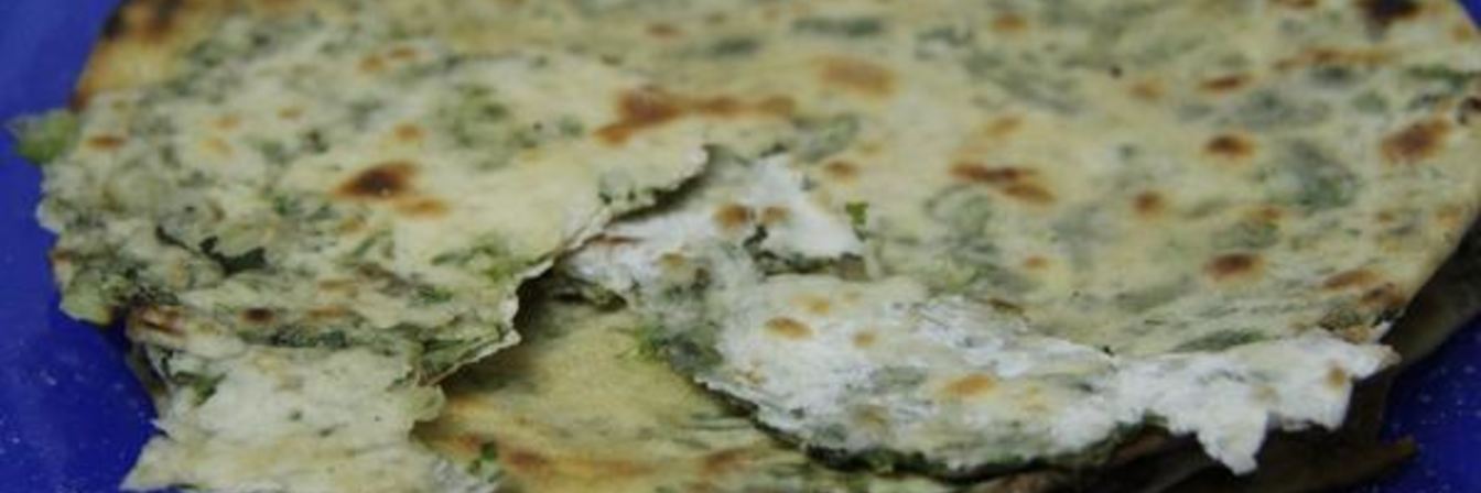 Постные лепешки с зеленым луком