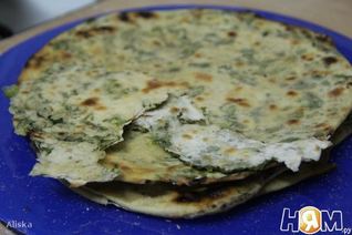 Постные лепешки с зеленым луком