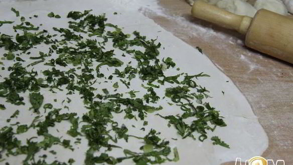 ШАГ 2. постные лепешки с зеленым луком