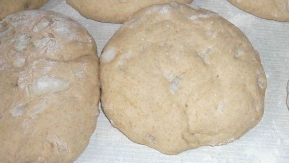 ШАГ 8. пшенично-ржаные лепешки с луком