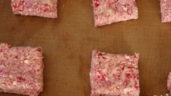 ШАГ 3. сливочные лепешки с малиной