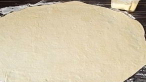 ШАГ 3. слоеные лепешки на сковороде