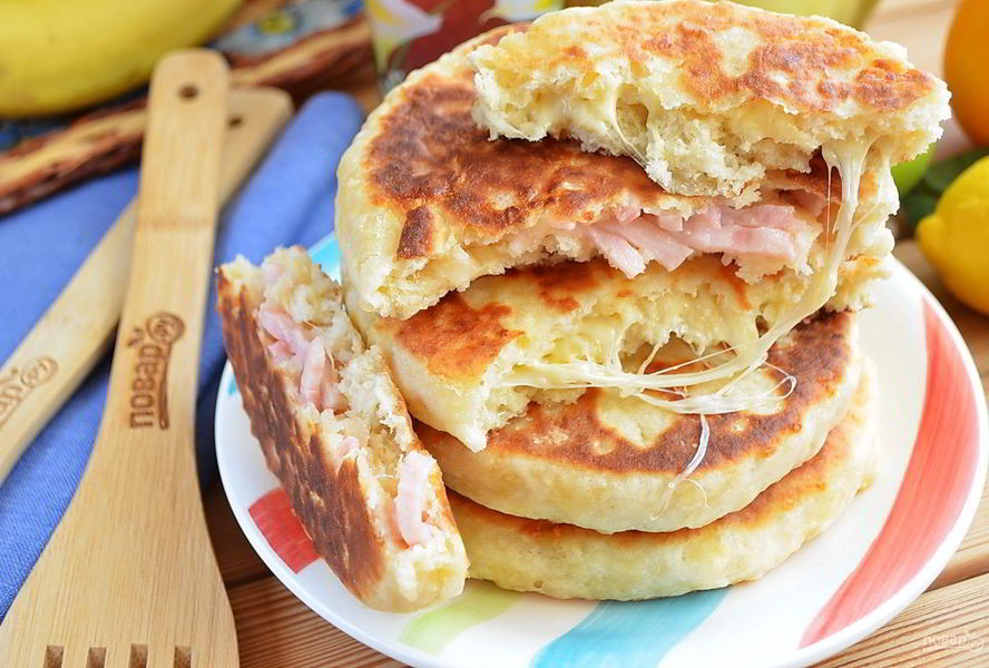 Сырные лепешки с разными начинками