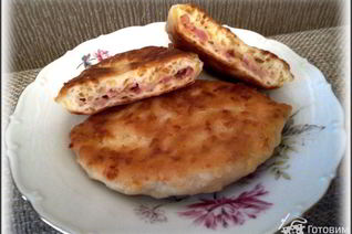 Сырные лепешки с ветчиной за 15 минут