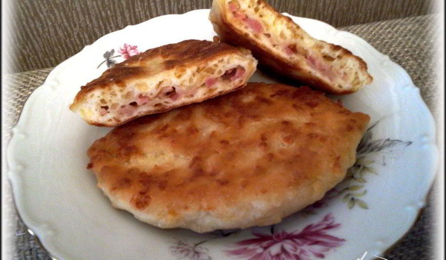 Рецепт сырные лепешки с ветчиной за 15 минут