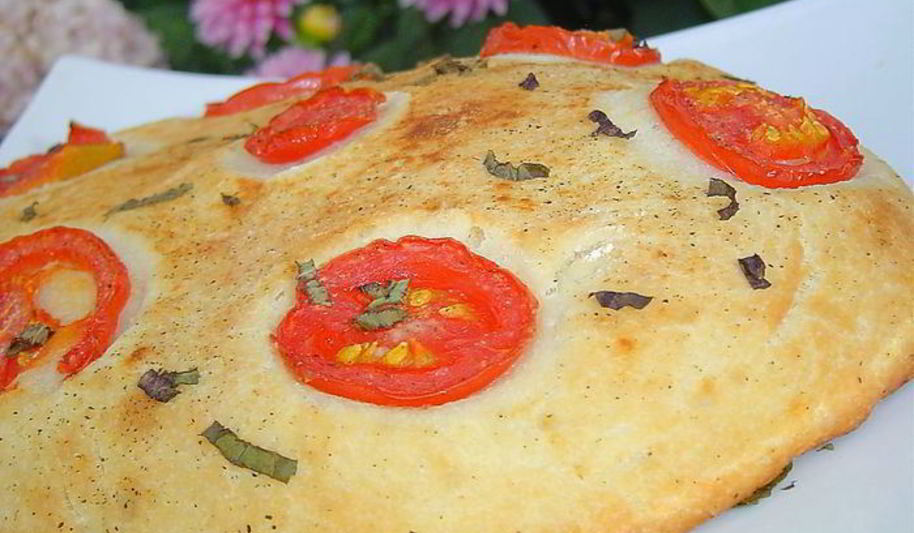 Рецепт великолепная лепешка с помидорами