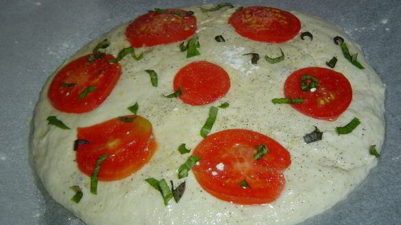 ШАГ 6. великолепная лепешка с помидорами