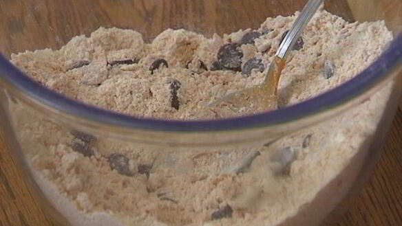 ШАГ 4. арахисовые маффины с горьким шоколадом