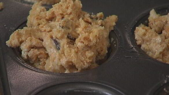 ШАГ 7. арахисовые маффины с горьким шоколадом